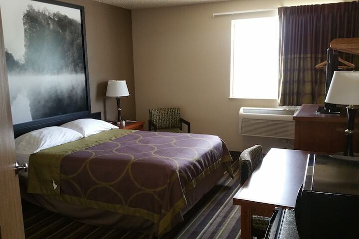 1 Queen Bed Mobility Accessible (7 of 10)