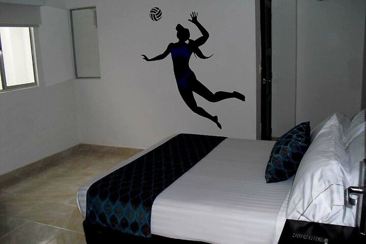 Room 7 of 11