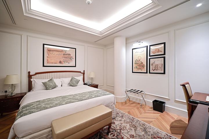 Room 25 of 42