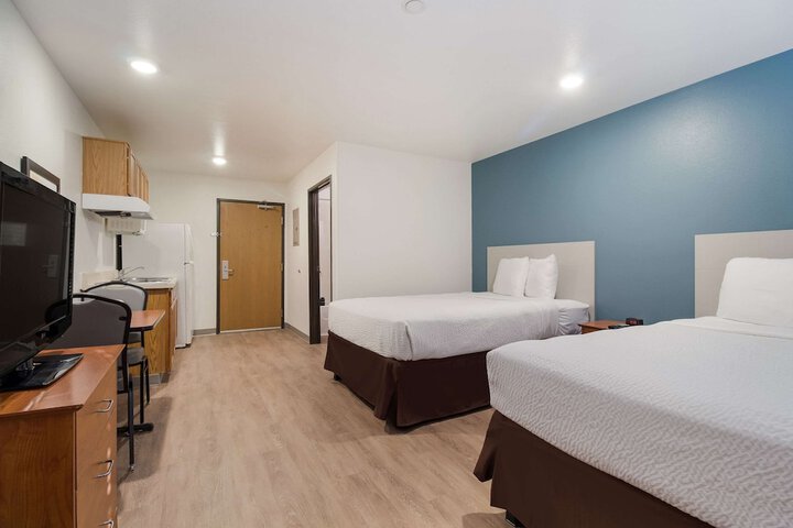 Room 6 of 28