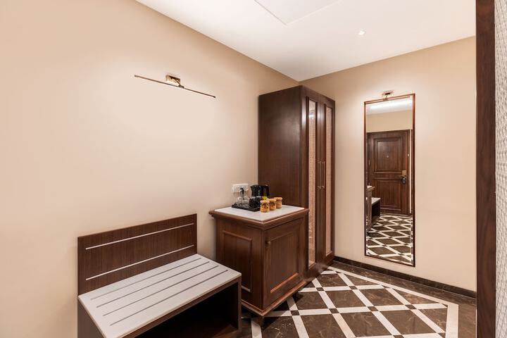 Room 11 of 74