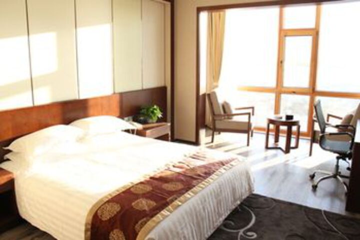 Room 9 of 27