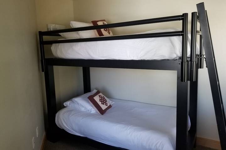 Room 22 of 117