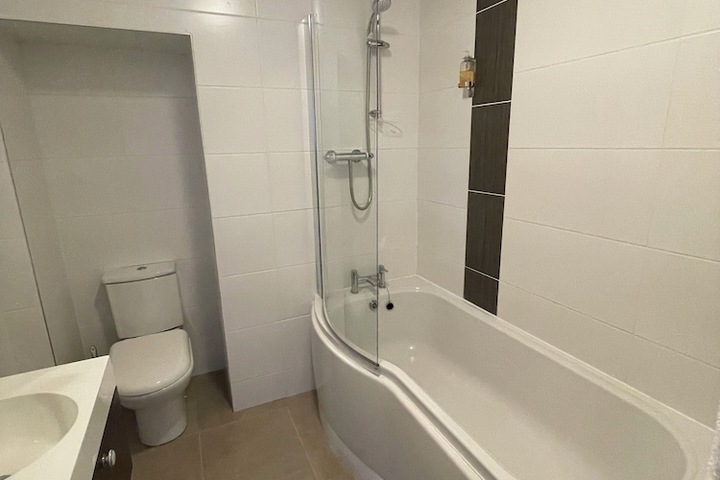 Room 32 of 50