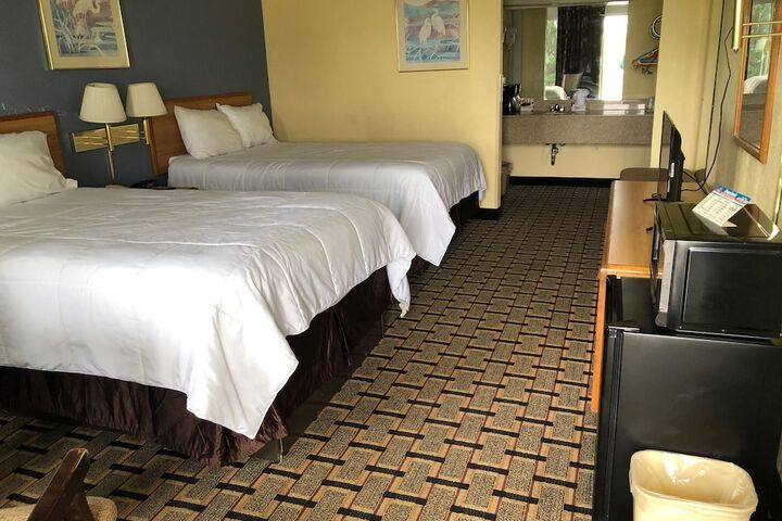 Room 3 of 10