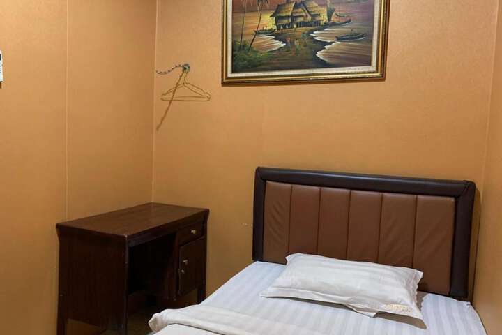 Room 35 of 63