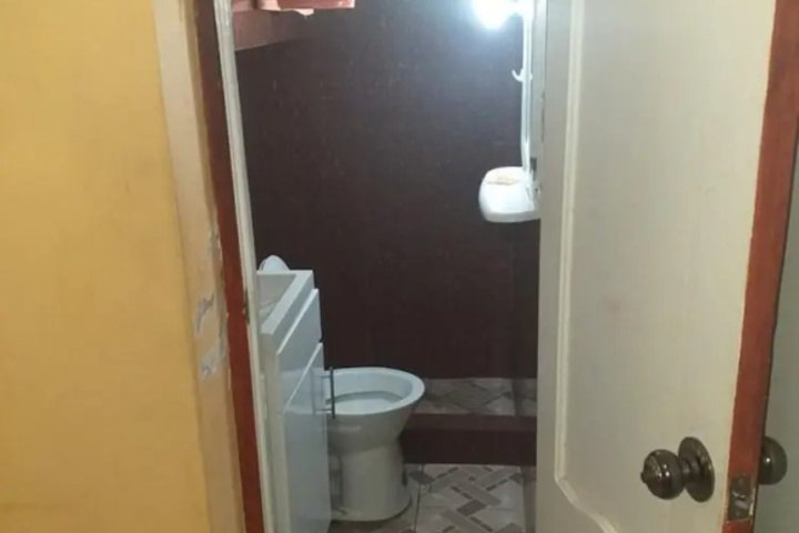 Room 8 of 11