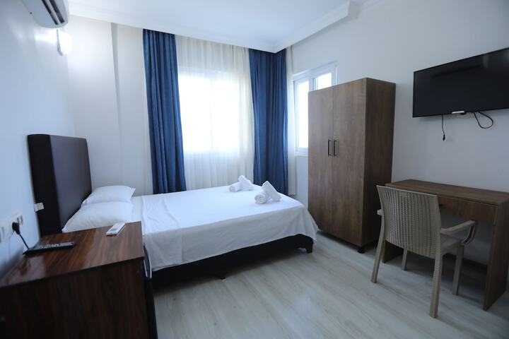 Room 7 of 25