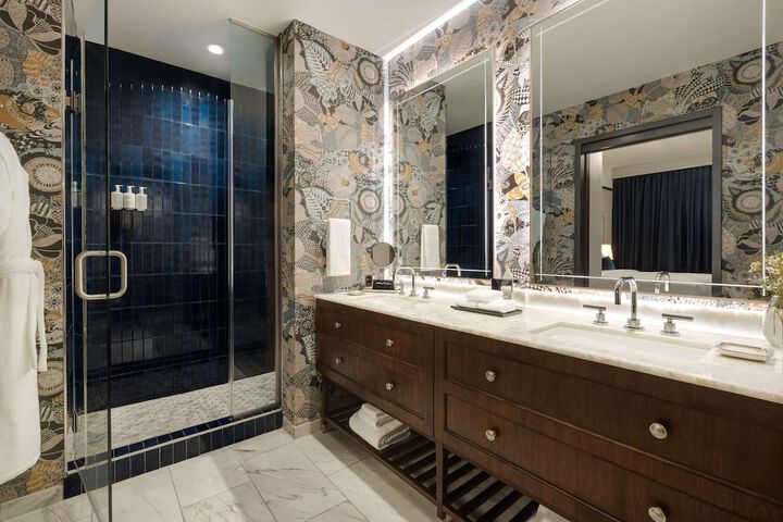 Bathroom shower