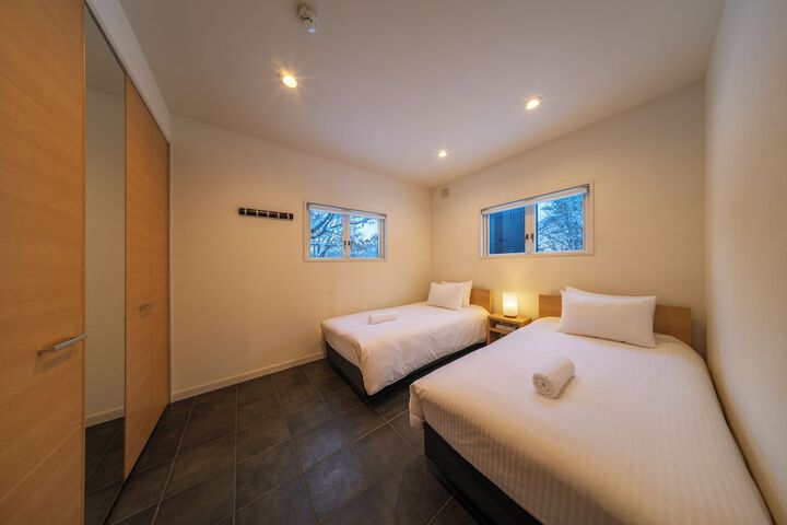 Room 4 of 48