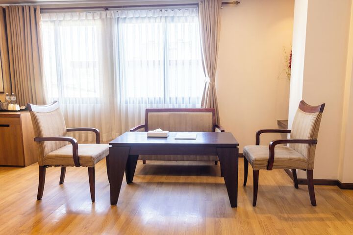 Room 9 of 29