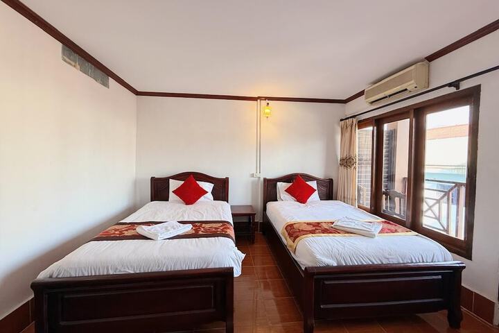 Room 12 of 62
