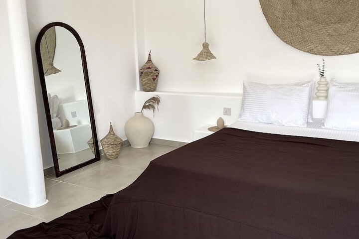 Room 2 of 23