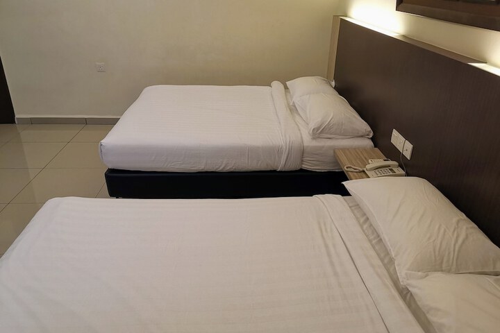 Room 16 of 62