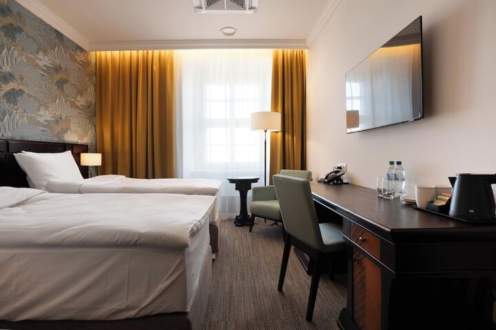 Room 21 of 48