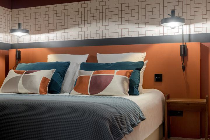 Room 37 of 285