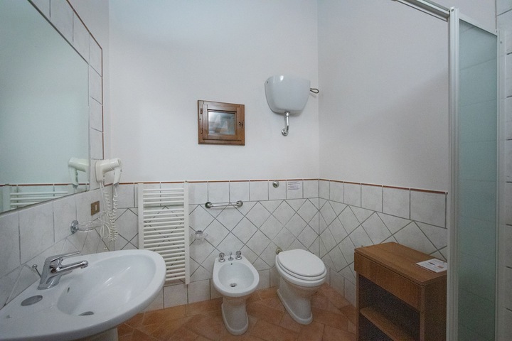 Room 103 of 184