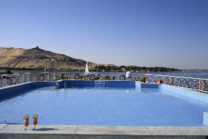 Pool 7 of 17