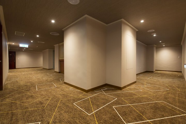 Ballroom/Hall 119 of 128