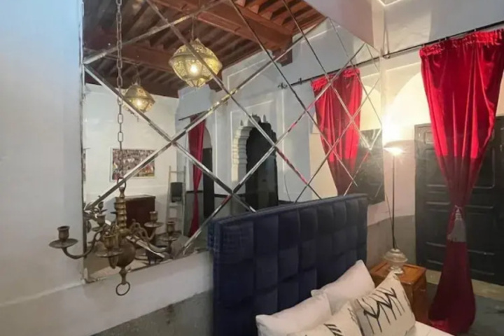 Room 13 of 28