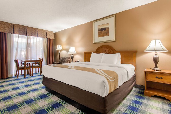 1 King Bed (1 of 5)