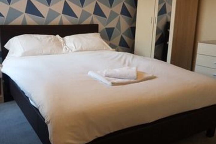 Room 10 of 29