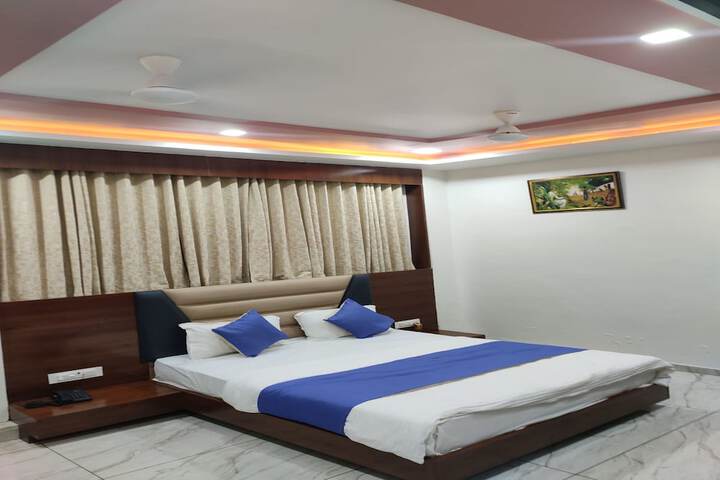 Room 13 of 20