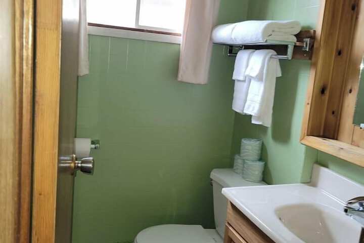 Room 16 of 34