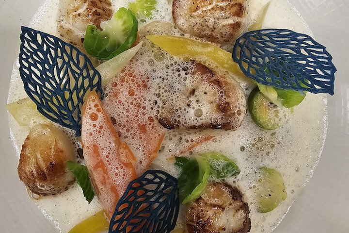 Dining 18 of 25