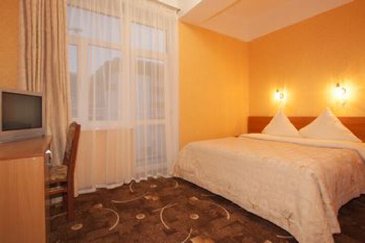 Room 16 of 30