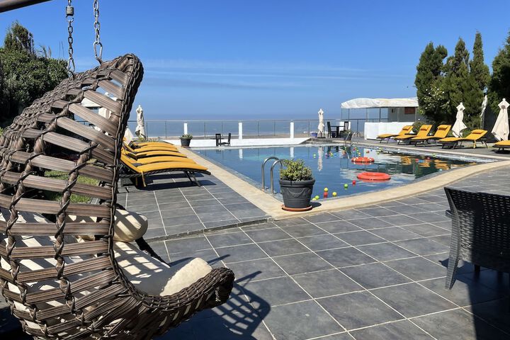 Hotel with Pool