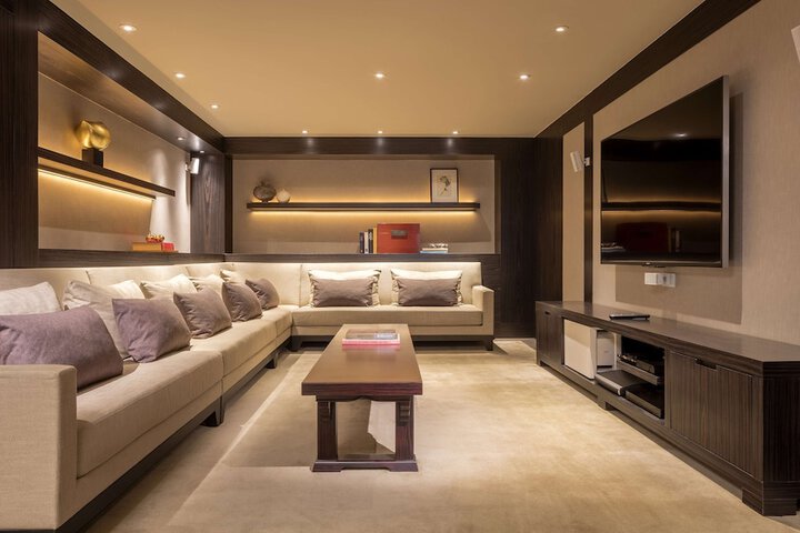Lounge 57 of 69