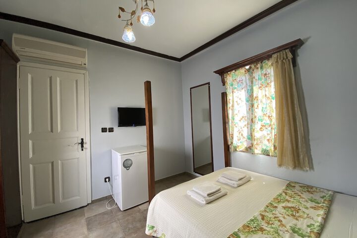 Room 3 of 39