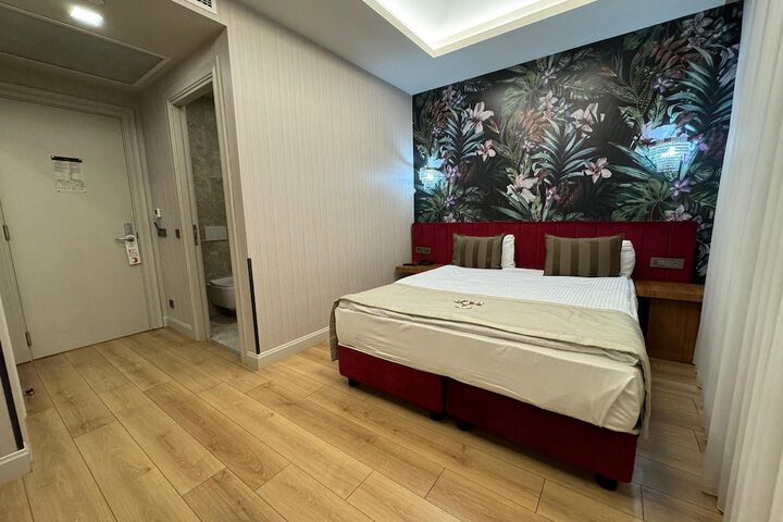 Room 25 of 59