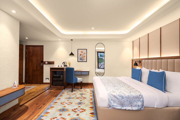 Room 35 of 53
