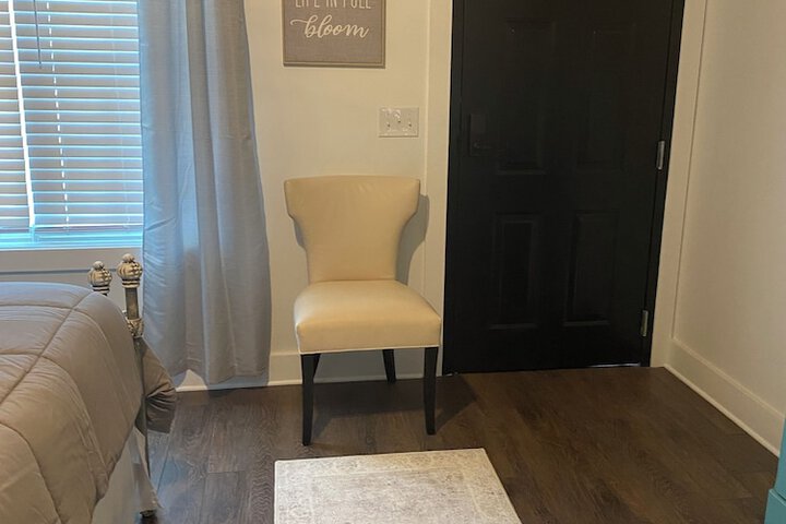 Room 22 of 98