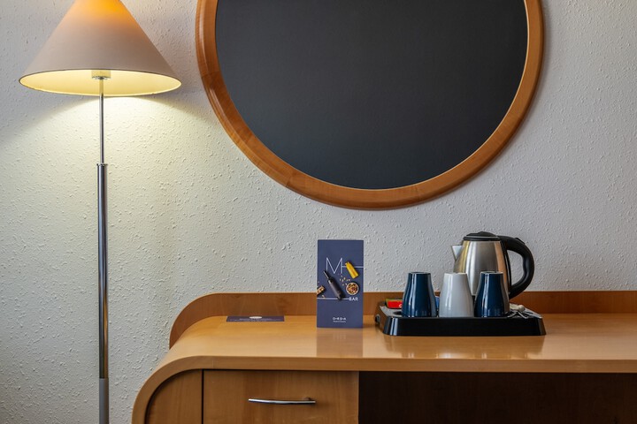 Room 16 of 44