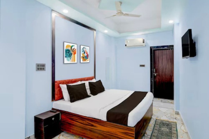 Room 5 of 7