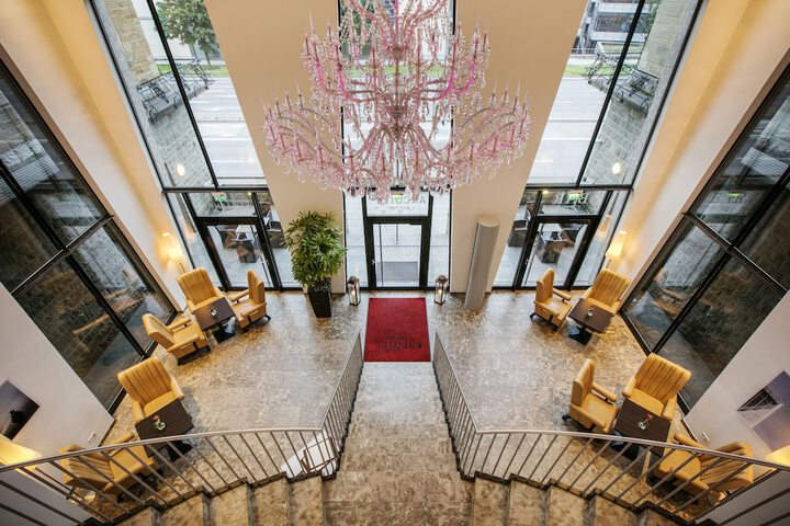 Guest Lobby