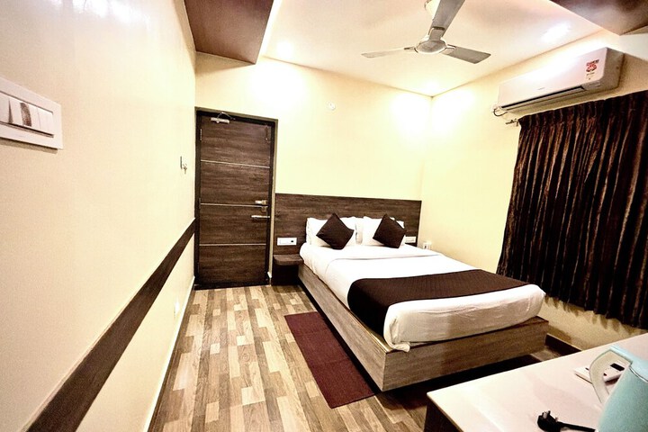 Room 6 of 20