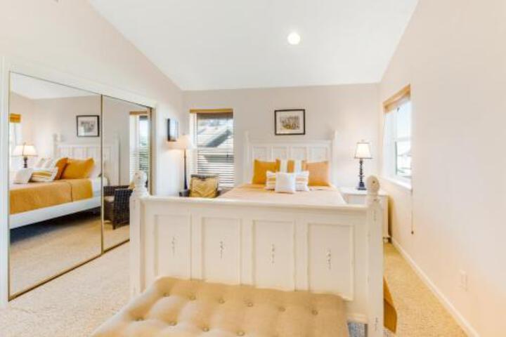 Image of Yaquina Lighthouse View Beach Home