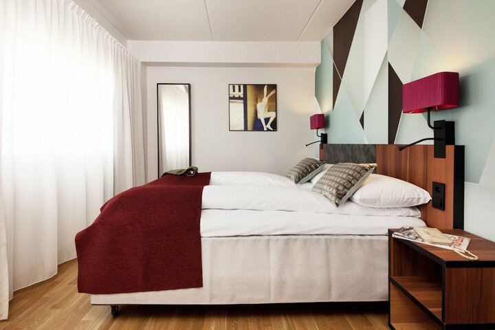 Room 5 of 43