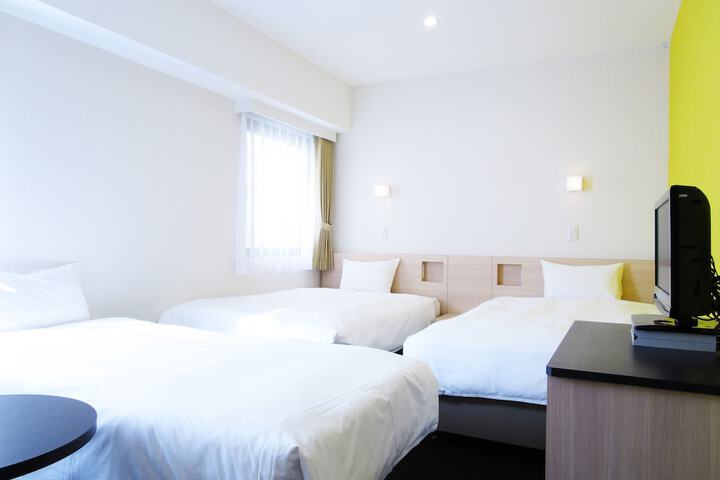 Room 10 of 34