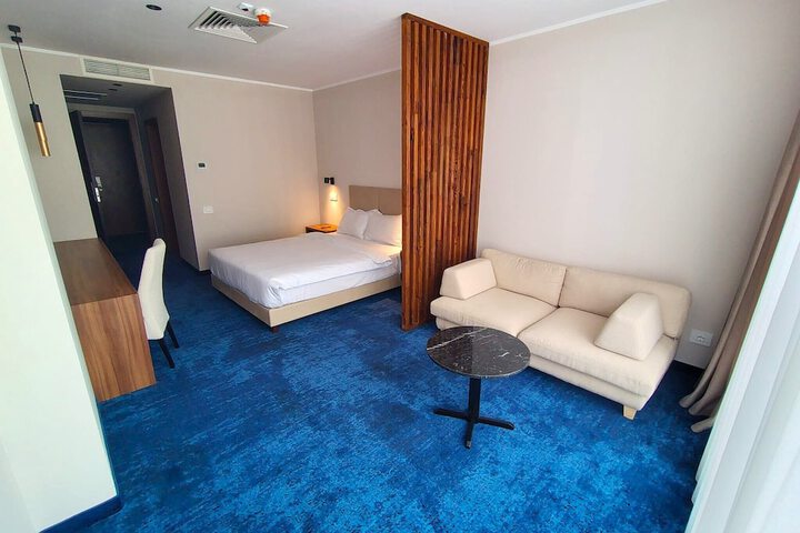 Room 18 of 36
