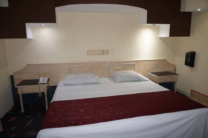 Room 12 of 30