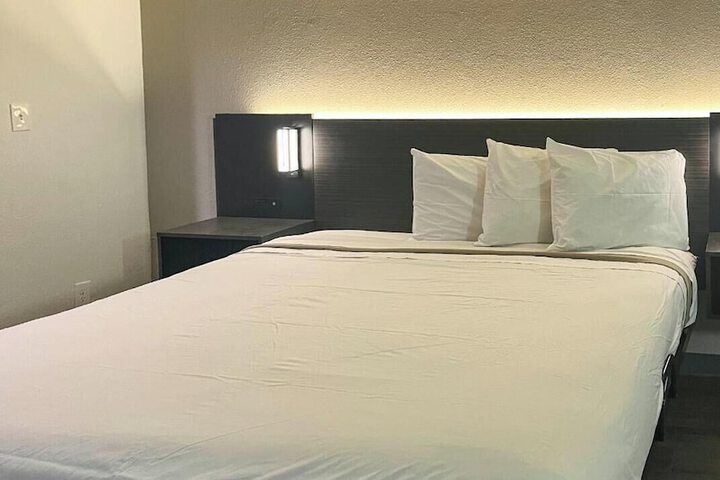 Room 15 of 40