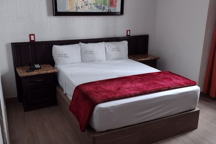 Room 8 of 76