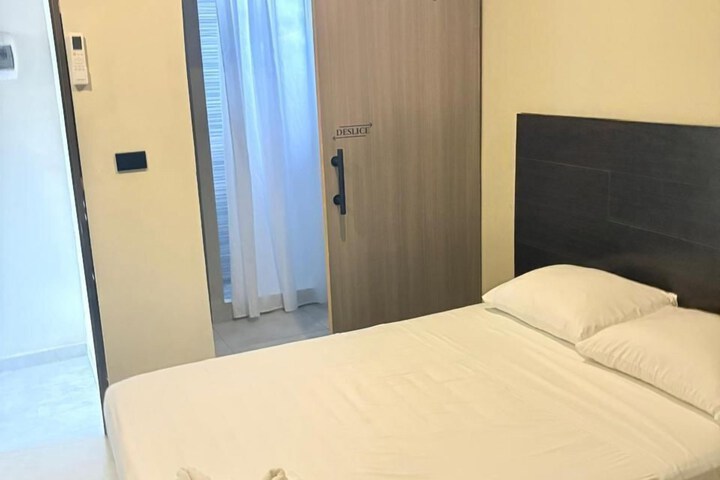 Room 8 of 15