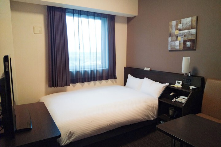 Room 13 of 35