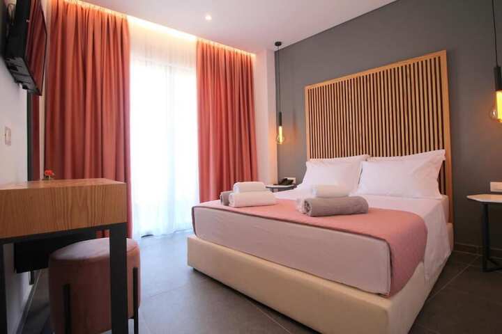 Room 4 of 38